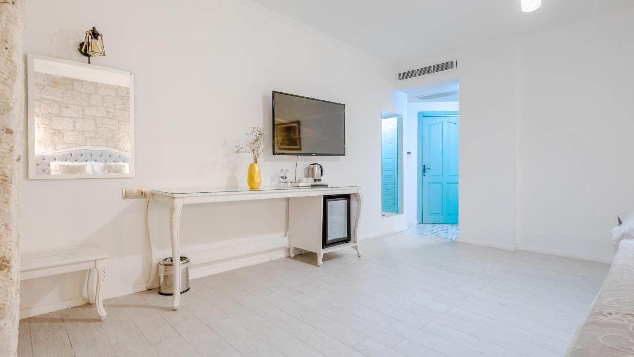 Avlu Alacati Boutique Hotel Exterior photo